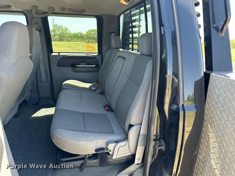 image for item DH8582 2005 Ford F550  Crew Cab flatbed truck