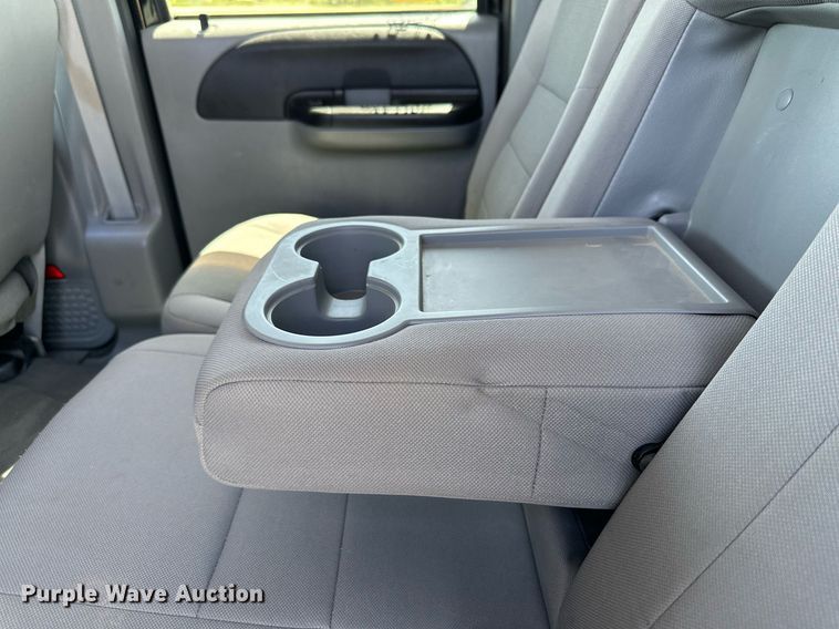 image for item DH8582 2005 Ford F550  Crew Cab flatbed truck