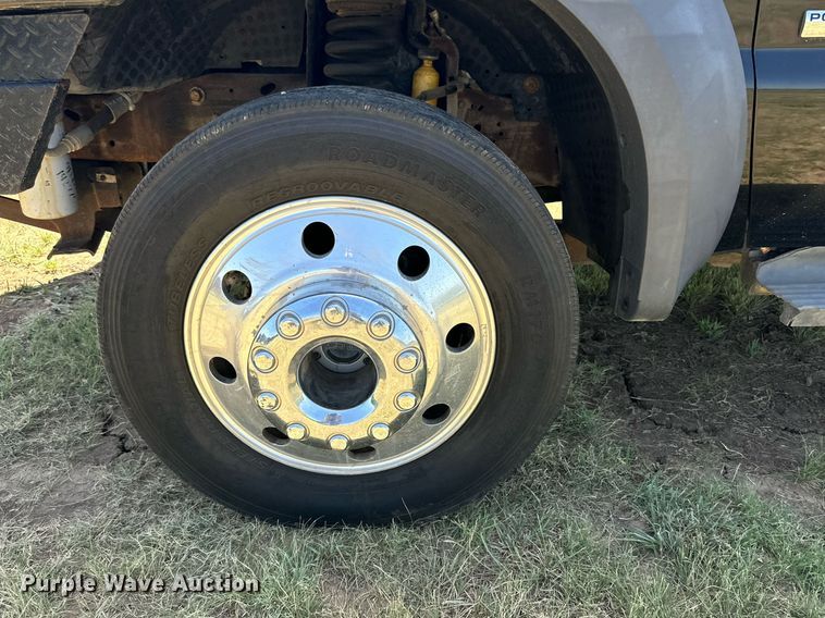 image for item DH8582 2005 Ford F550  Crew Cab flatbed truck