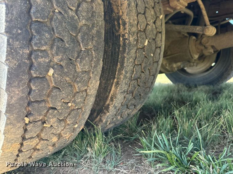 image for item DH8582 2005 Ford F550  Crew Cab flatbed truck