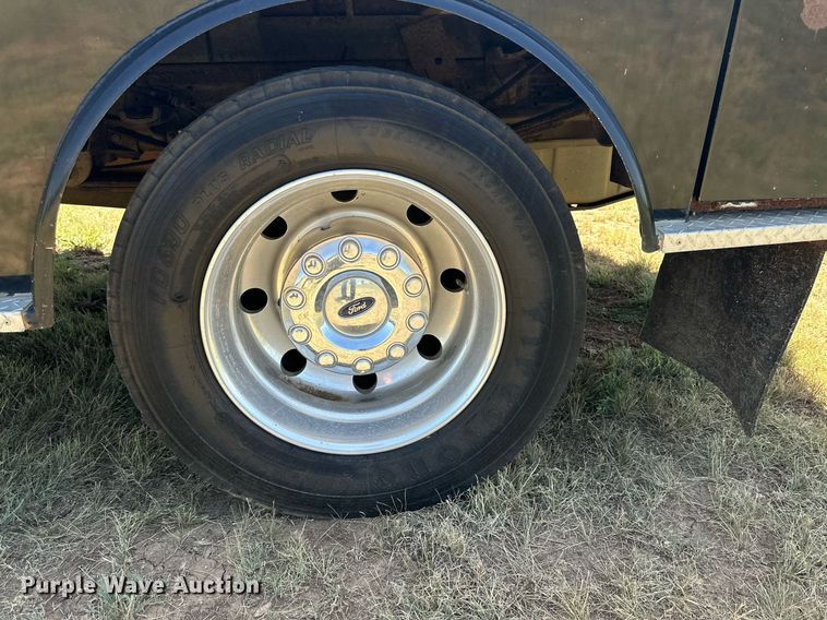 image for item DH8582 2005 Ford F550  Crew Cab flatbed truck