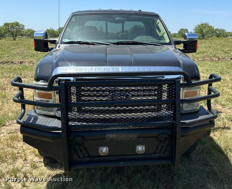 image for item DH8583 2008 Ford F350 Super Duty  Crew Cab pickup truck