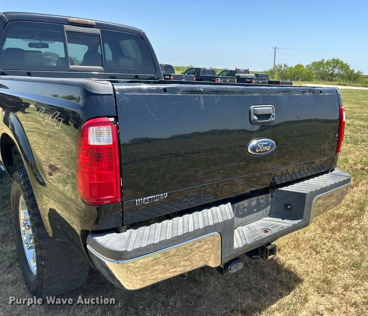 image for item DH8583 2008 Ford F350 Super Duty  Crew Cab pickup truck