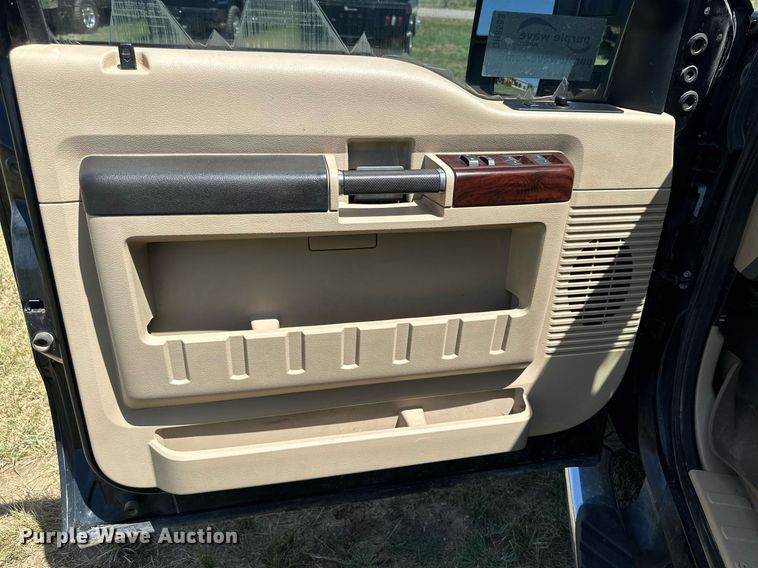 image for item DH8583 2008 Ford F350 Super Duty  Crew Cab pickup truck
