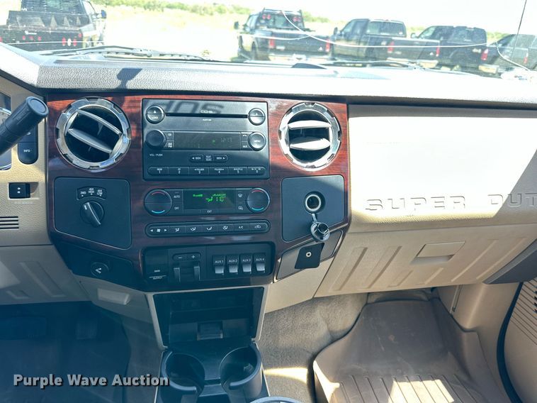 image for item DH8583 2008 Ford F350 Super Duty  Crew Cab pickup truck