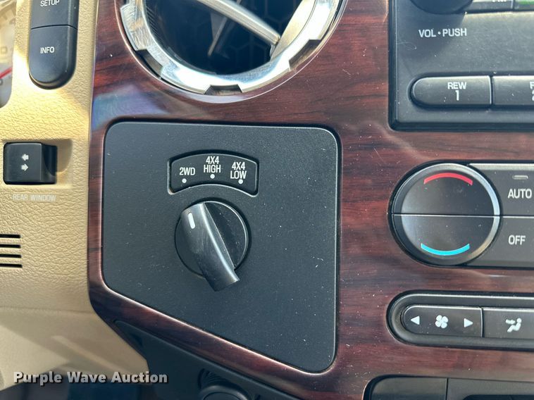 image for item DH8583 2008 Ford F350 Super Duty  Crew Cab pickup truck