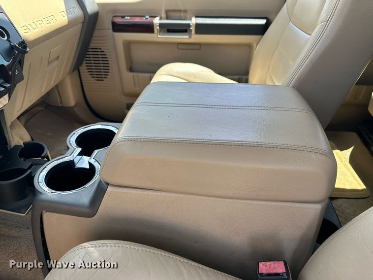 image for item DH8583 2008 Ford F350 Super Duty  Crew Cab pickup truck