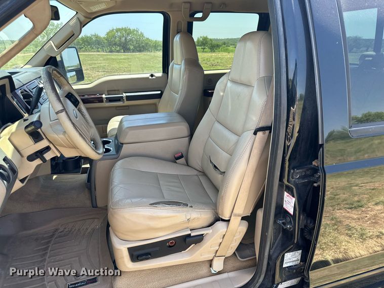 image for item DH8583 2008 Ford F350 Super Duty  Crew Cab pickup truck