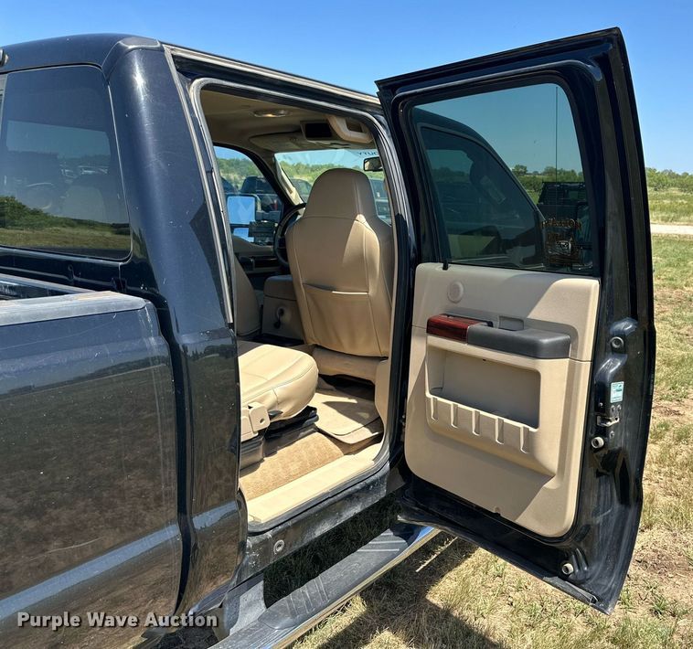 image for item DH8583 2008 Ford F350 Super Duty  Crew Cab pickup truck