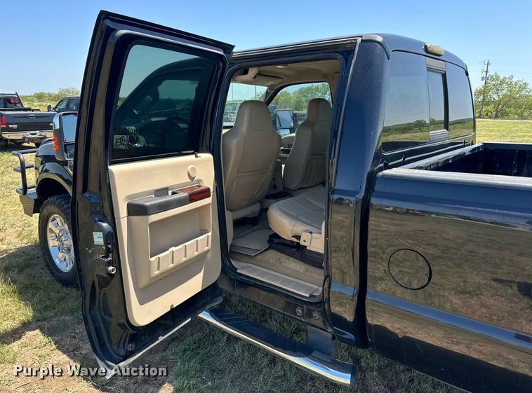 image for item DH8583 2008 Ford F350 Super Duty  Crew Cab pickup truck