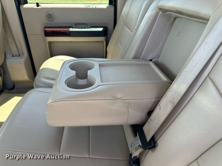 image for item DH8583 2008 Ford F350 Super Duty  Crew Cab pickup truck