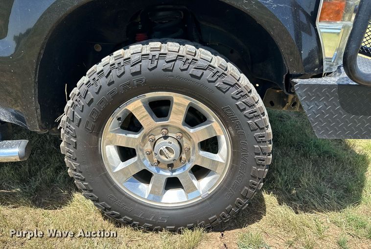 image for item DH8583 2008 Ford F350 Super Duty  Crew Cab pickup truck