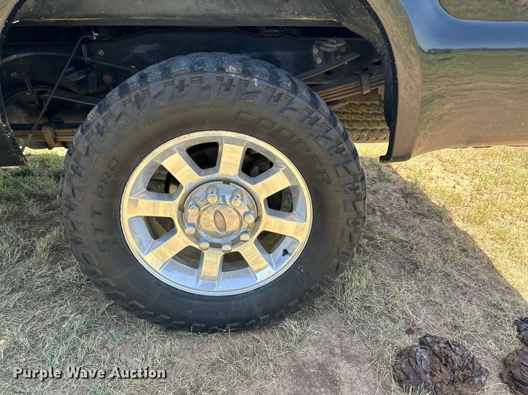 image for item DH8583 2008 Ford F350 Super Duty  Crew Cab pickup truck