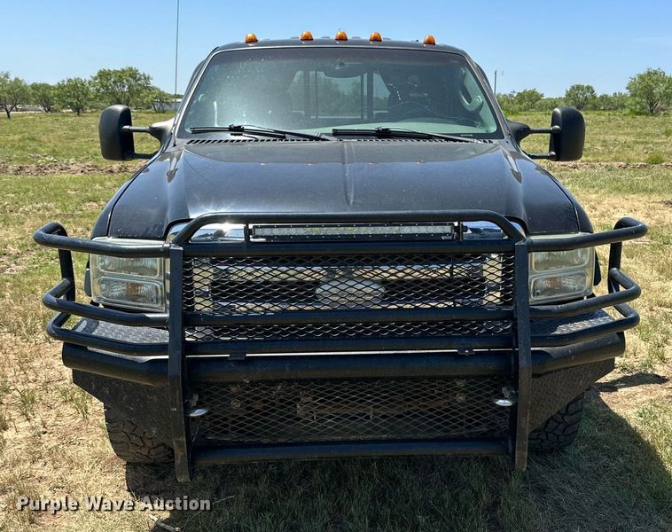 image for item DH8584 2005 Ford F350 Super Duty  Crew Cab pickup truck