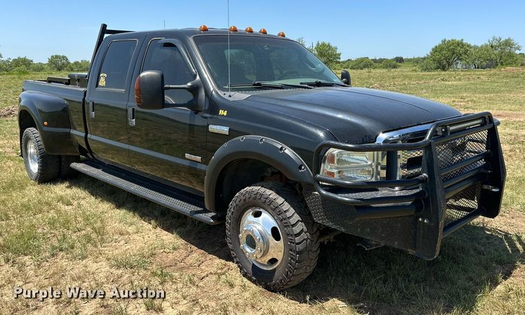 image for item DH8584 2005 Ford F350 Super Duty  Crew Cab pickup truck