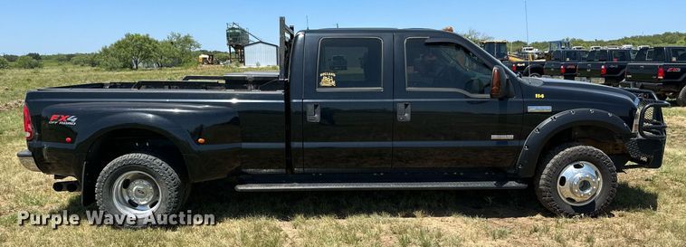 image for item DH8584 2005 Ford F350 Super Duty  Crew Cab pickup truck