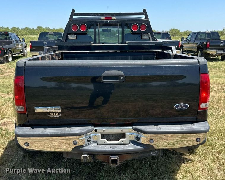 image for item DH8584 2005 Ford F350 Super Duty  Crew Cab pickup truck