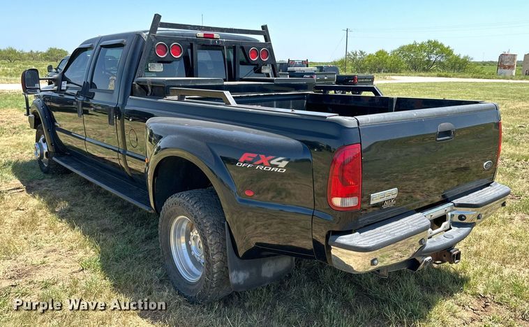 image for item DH8584 2005 Ford F350 Super Duty  Crew Cab pickup truck