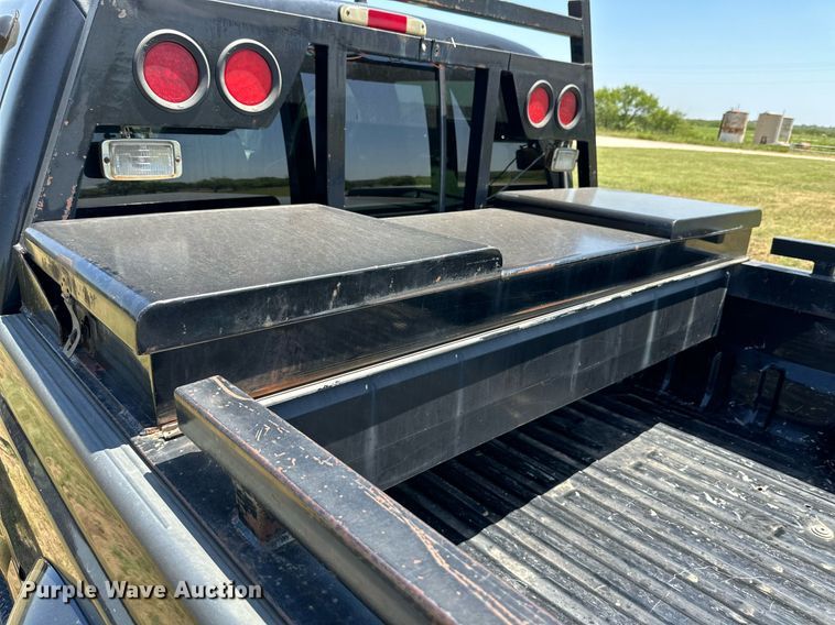 image for item DH8584 2005 Ford F350 Super Duty  Crew Cab pickup truck