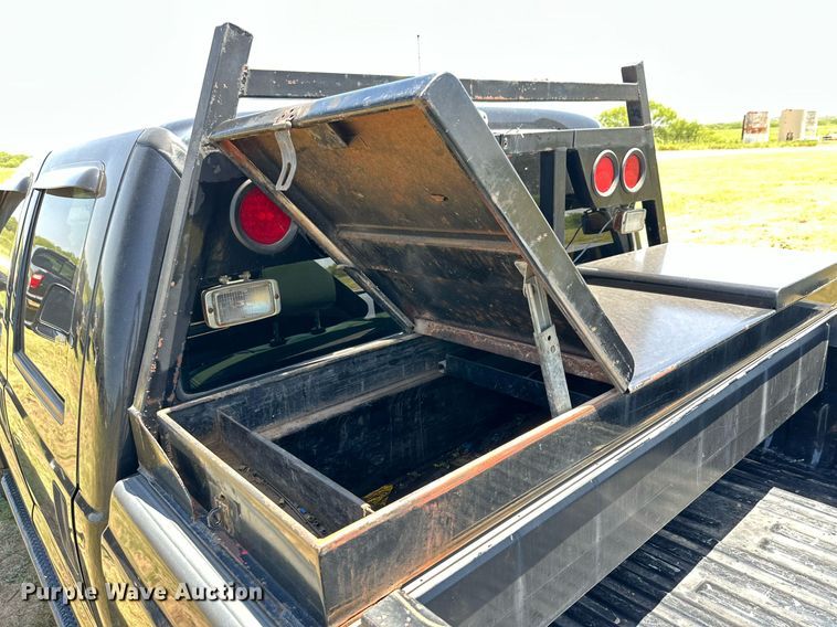 image for item DH8584 2005 Ford F350 Super Duty  Crew Cab pickup truck