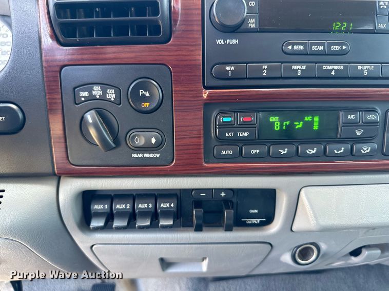 image for item DH8584 2005 Ford F350 Super Duty  Crew Cab pickup truck