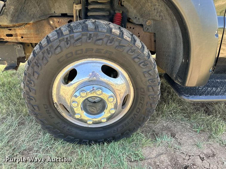 image for item DH8584 2005 Ford F350 Super Duty  Crew Cab pickup truck