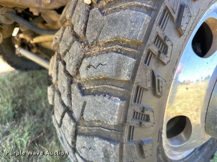 image for item DH8584 2005 Ford F350 Super Duty  Crew Cab pickup truck