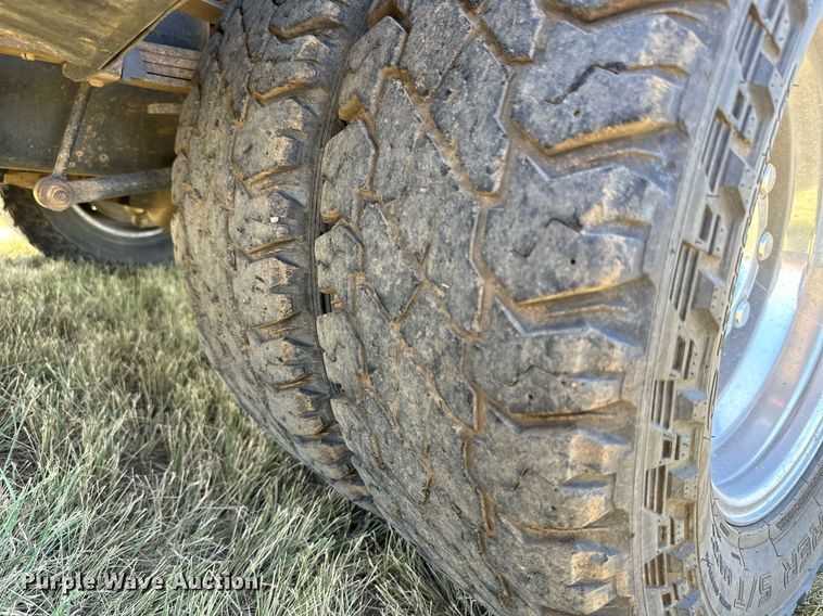 image for item DH8584 2005 Ford F350 Super Duty  Crew Cab pickup truck