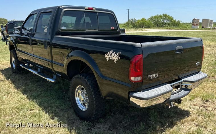 image for item DH8585 2003 Ford F250 Super Duty  Crew Cab pickup truck