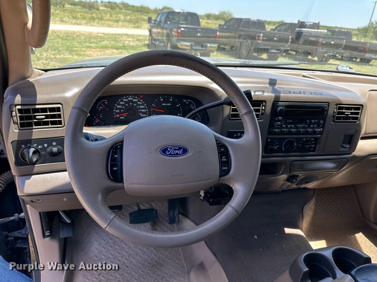 image for item DH8585 2003 Ford F250 Super Duty  Crew Cab pickup truck