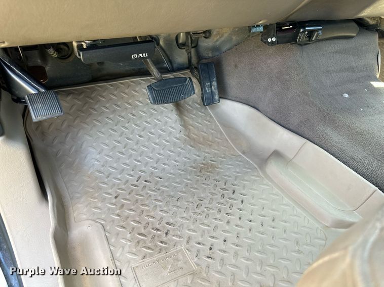 image for item DH8585 2003 Ford F250 Super Duty  Crew Cab pickup truck