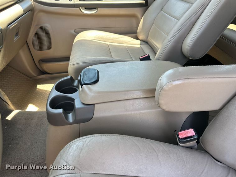 image for item DH8585 2003 Ford F250 Super Duty  Crew Cab pickup truck