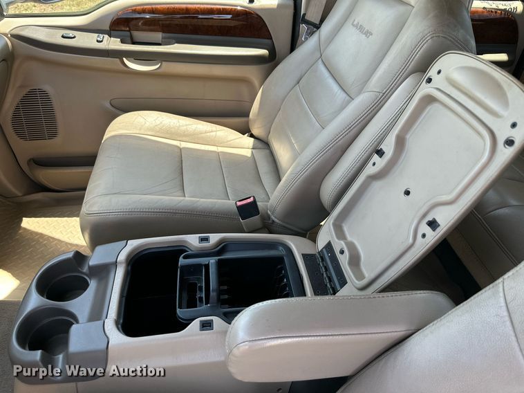 image for item DH8585 2003 Ford F250 Super Duty  Crew Cab pickup truck