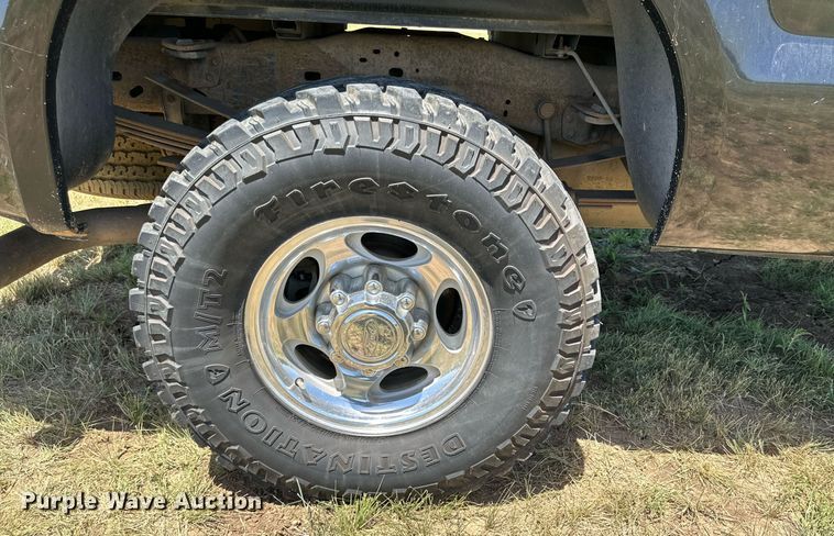 image for item DH8585 2003 Ford F250 Super Duty  Crew Cab pickup truck