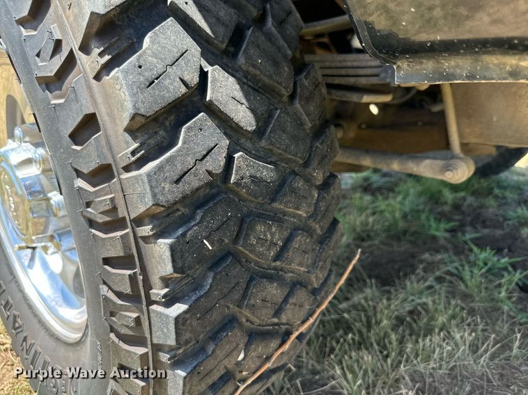 image for item DH8585 2003 Ford F250 Super Duty  Crew Cab pickup truck