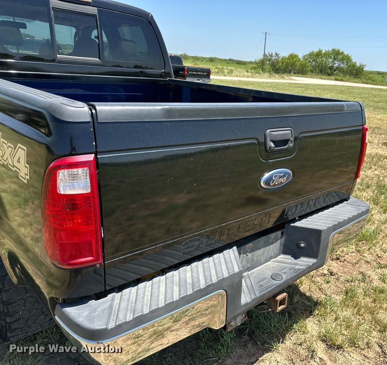 image for item DH8586 2008 Ford  F350 Super Duty  Crew Cab pickup truck