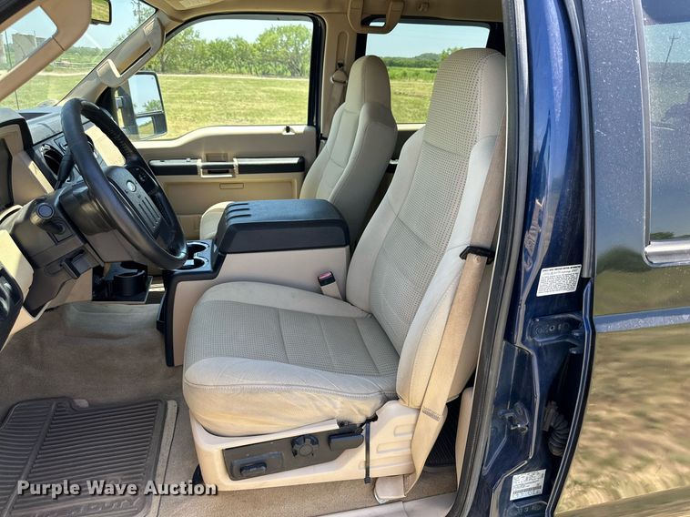 image for item DH8586 2008 Ford  F350 Super Duty  Crew Cab pickup truck
