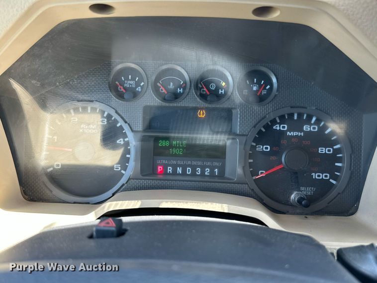 image for item DH8586 2008 Ford  F350 Super Duty  Crew Cab pickup truck