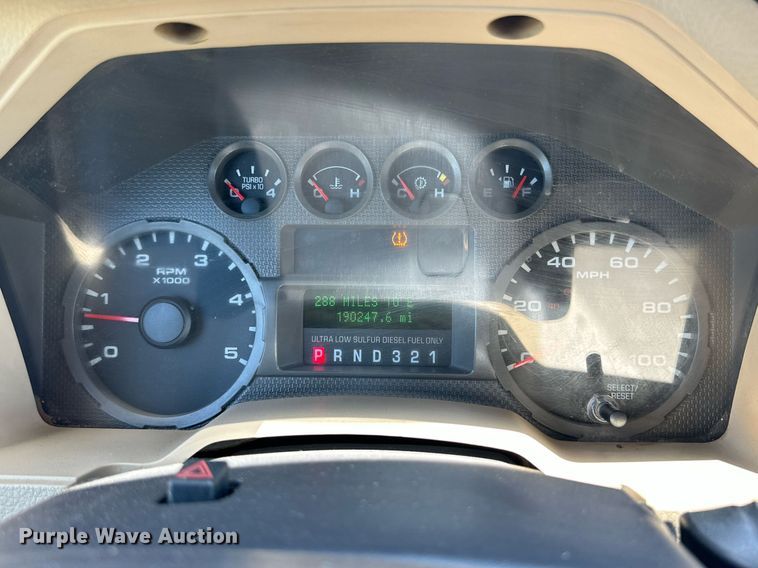 image for item DH8586 2008 Ford  F350 Super Duty  Crew Cab pickup truck