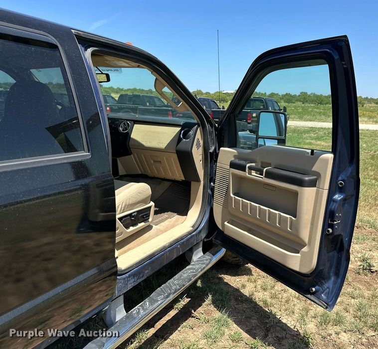 image for item DH8586 2008 Ford  F350 Super Duty  Crew Cab pickup truck
