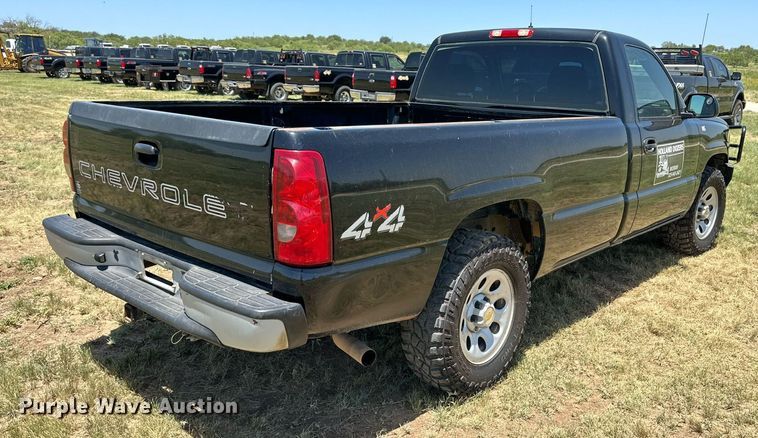 image for item DH8589 2005 Chevrolet Silverado 1500  pickup truck