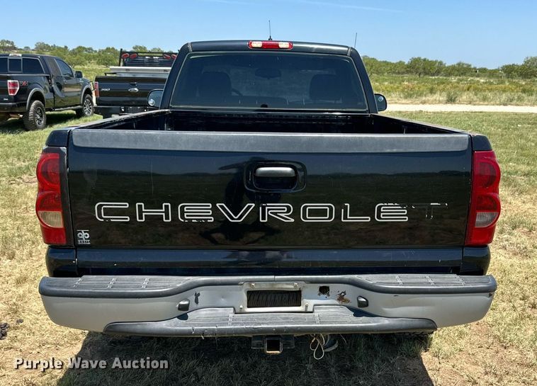 image for item DH8589 2005 Chevrolet Silverado 1500  pickup truck