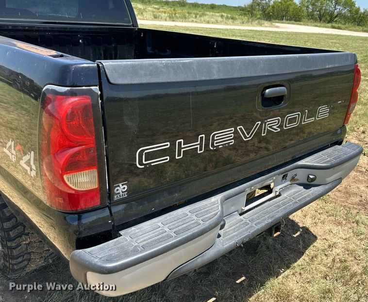 image for item DH8589 2005 Chevrolet Silverado 1500  pickup truck