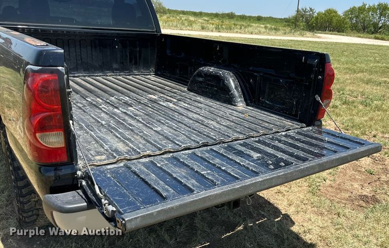 image for item DH8589 2005 Chevrolet Silverado 1500  pickup truck