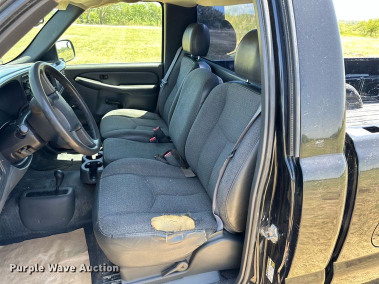 image for item DH8589 2005 Chevrolet Silverado 1500  pickup truck