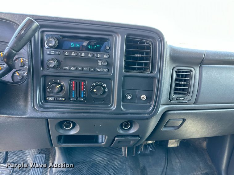 image for item DH8589 2005 Chevrolet Silverado 1500  pickup truck