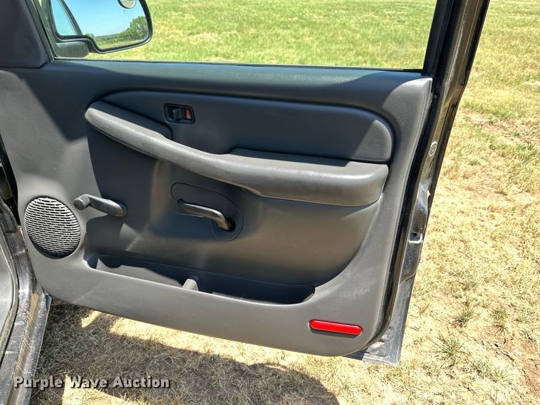 image for item DH8589 2005 Chevrolet Silverado 1500  pickup truck