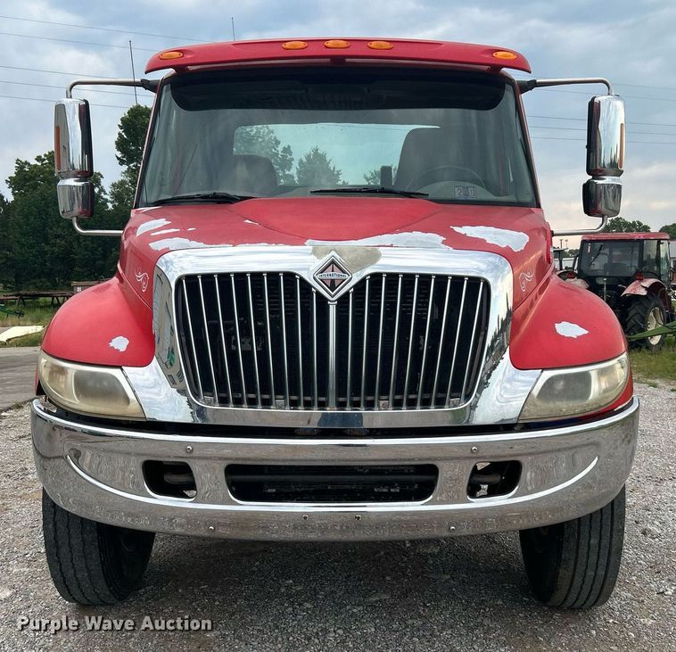 image for item DI7880 2007 International 4300  truck cab and chassis