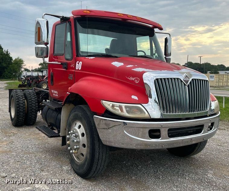 image for item DI7880 2007 International 4300  truck cab and chassis