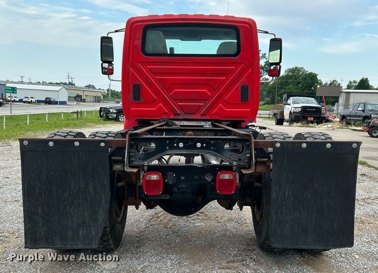 image for item DI7880 2007 International 4300  truck cab and chassis